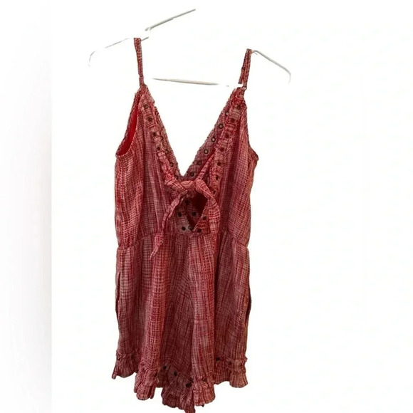 Tularosa Amelia red and white vneck romper with metal grommets - Picture 3 of 9